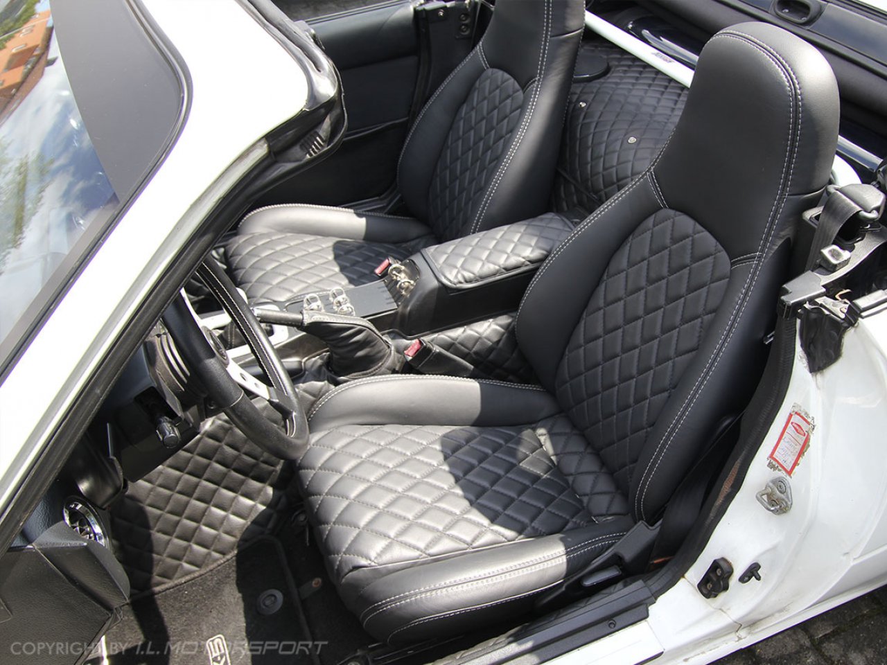 HA Handels GmbH Autositzbezüge passend für Mazda MX-5 in Schwarz Rot Royal  Auto-Sitzbezüge Vordersitze Auto-Sitzbezug Universal Set Fahrersitz und